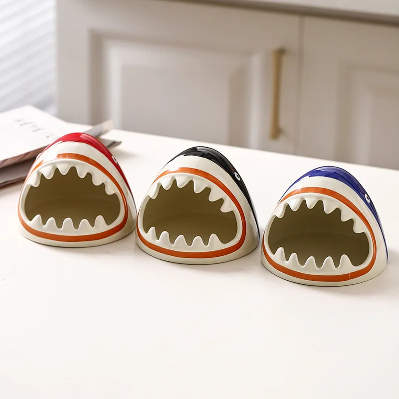 Shark Head Ceramic Ashtray Windproof Anti-Fly Ash Creative Ornament For Home Living Room Office Desktop Decoration