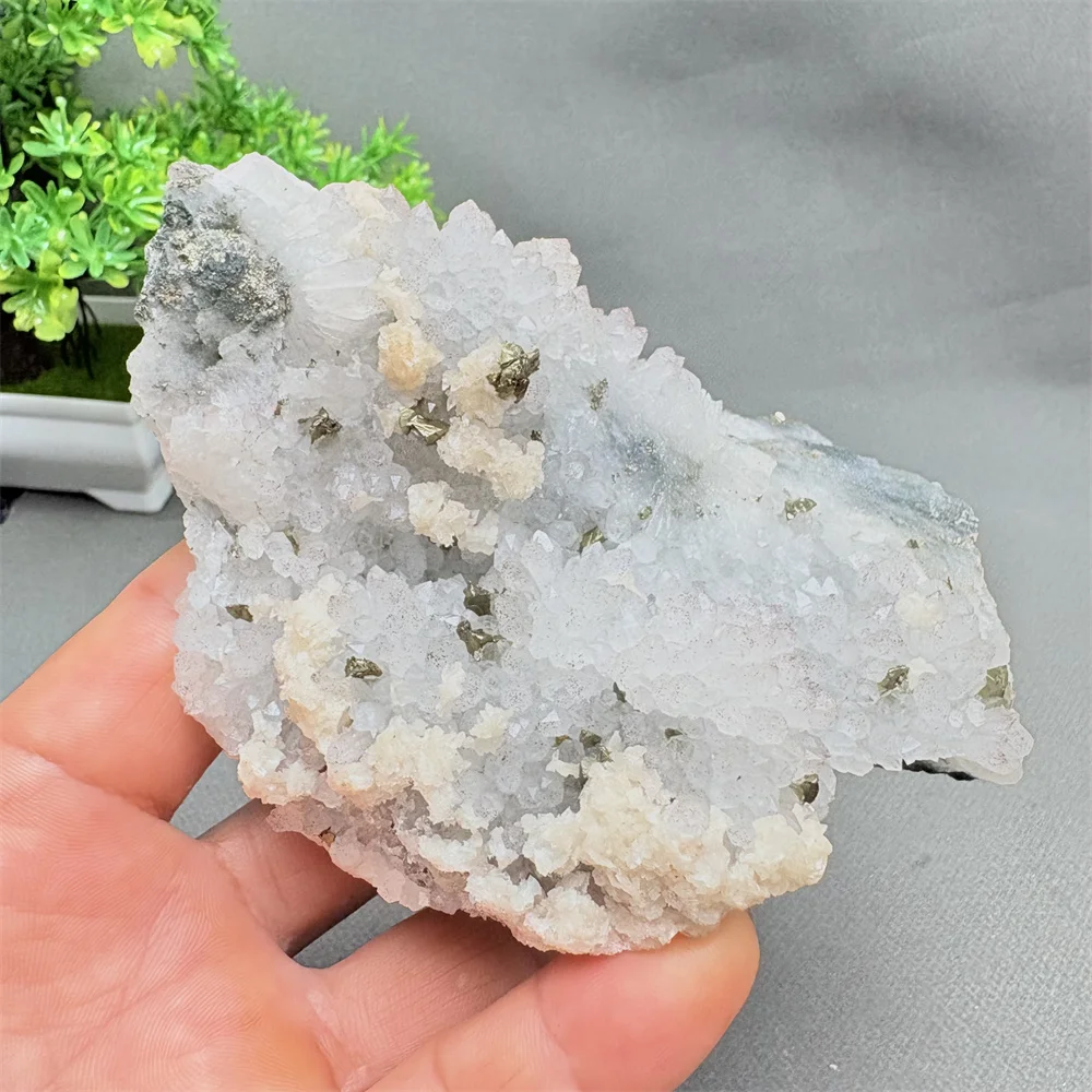 Natural White Crystal And Copper Mine Symbiotic Crystal Cluster Original Stone Rare Mineral Specimen Home Decoration Ornaments