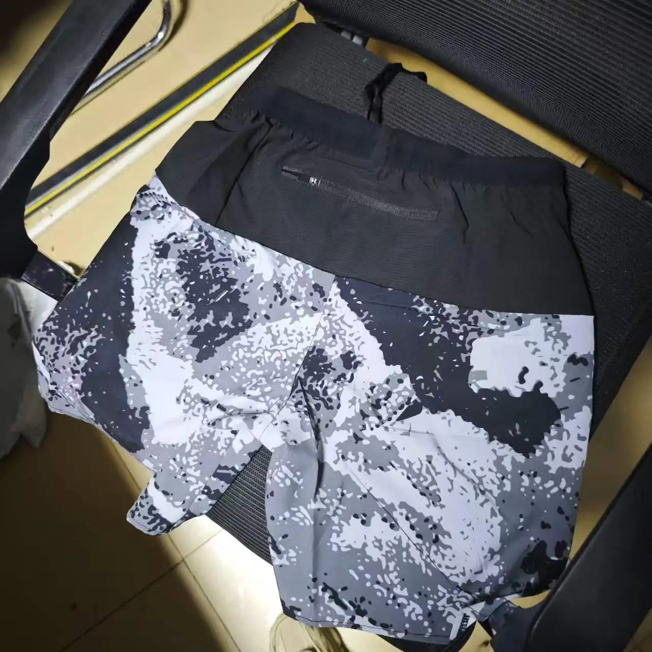 Suit Spot Grey Sports training quick-drying shorts running marathon zipper pocket split shorts men DK-16