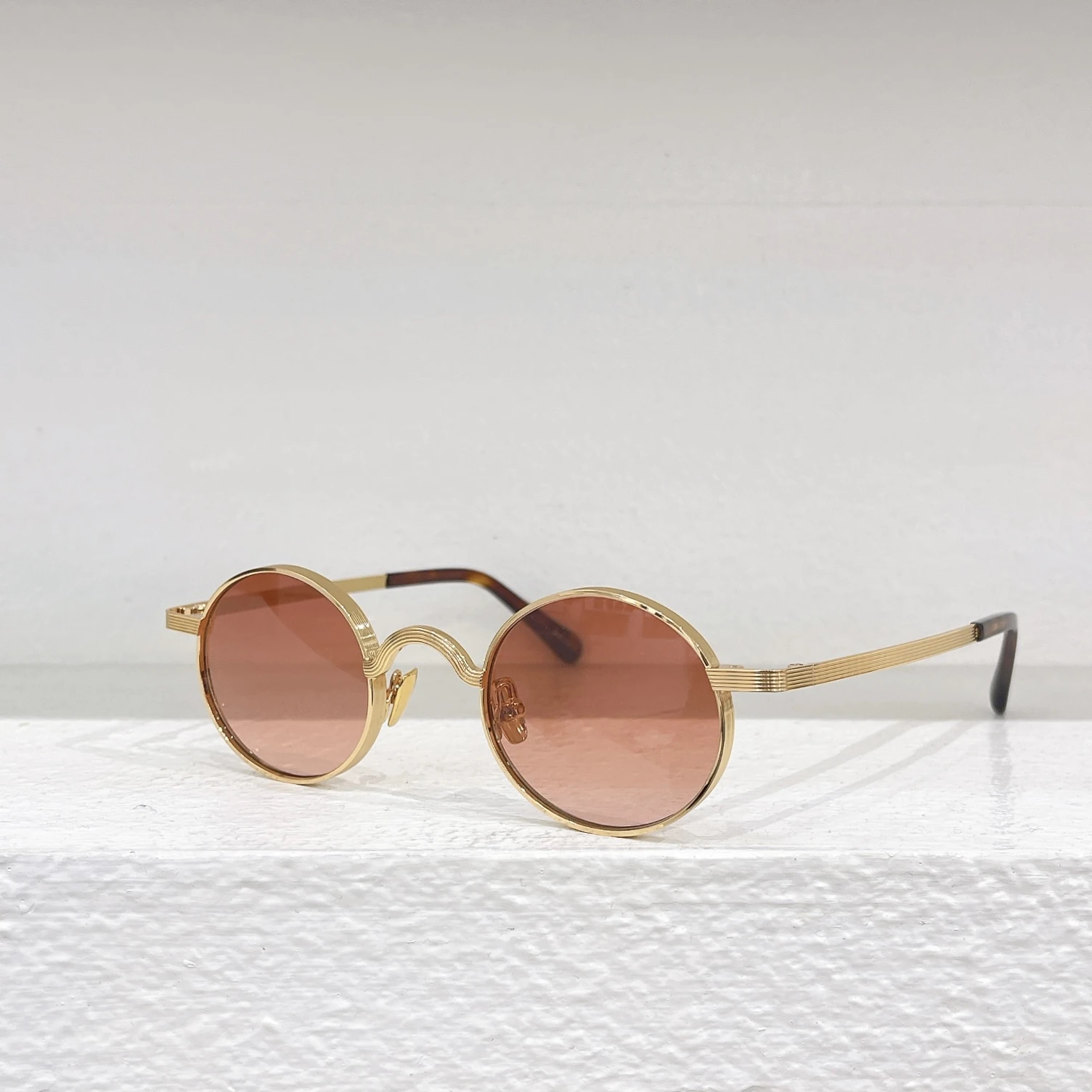 

Lemtosh модные круглые металлические классические солнцезащитные очки женские повседневные мужские солнцезащитные очки с маленьким лицом 2025 MOYEL элегантные солнечные очки