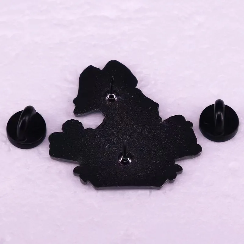 Horror Game Enamel Pin Dungeon Skull Sieve Brooch Punk Metal Badge Men's Backpack Pin Clothing Accessories