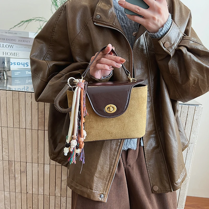 الجانب الأيسر لطيف صندوق صغير بولي Leather حقيبة جلدية كروسبودي سيدة حقائب اليد والمحافظ النساء 2025 الشتاء حقيبة كتف بمقبض قصير للهاتف
