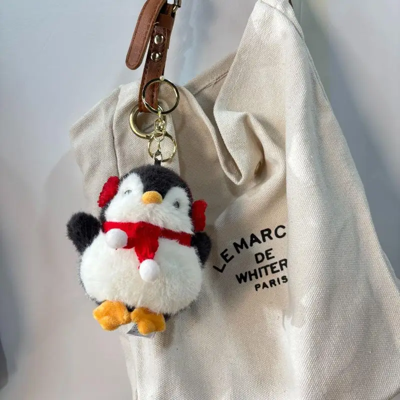 Adorabile portachiavi giocattolo morbido con pinguino di Natale; Portachiavi con bambola di cartone animato farcito; Regalo decorativo da appendere per zainetto di Natale
