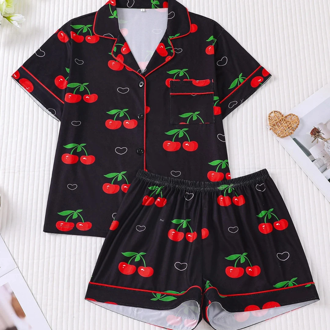 

Пижама с фруктовым принтом, черная, с красными вишнями на лацканах, с короткими рукавами и шортами, комплект для дома и отдыха, одежда, подарки для женщин
