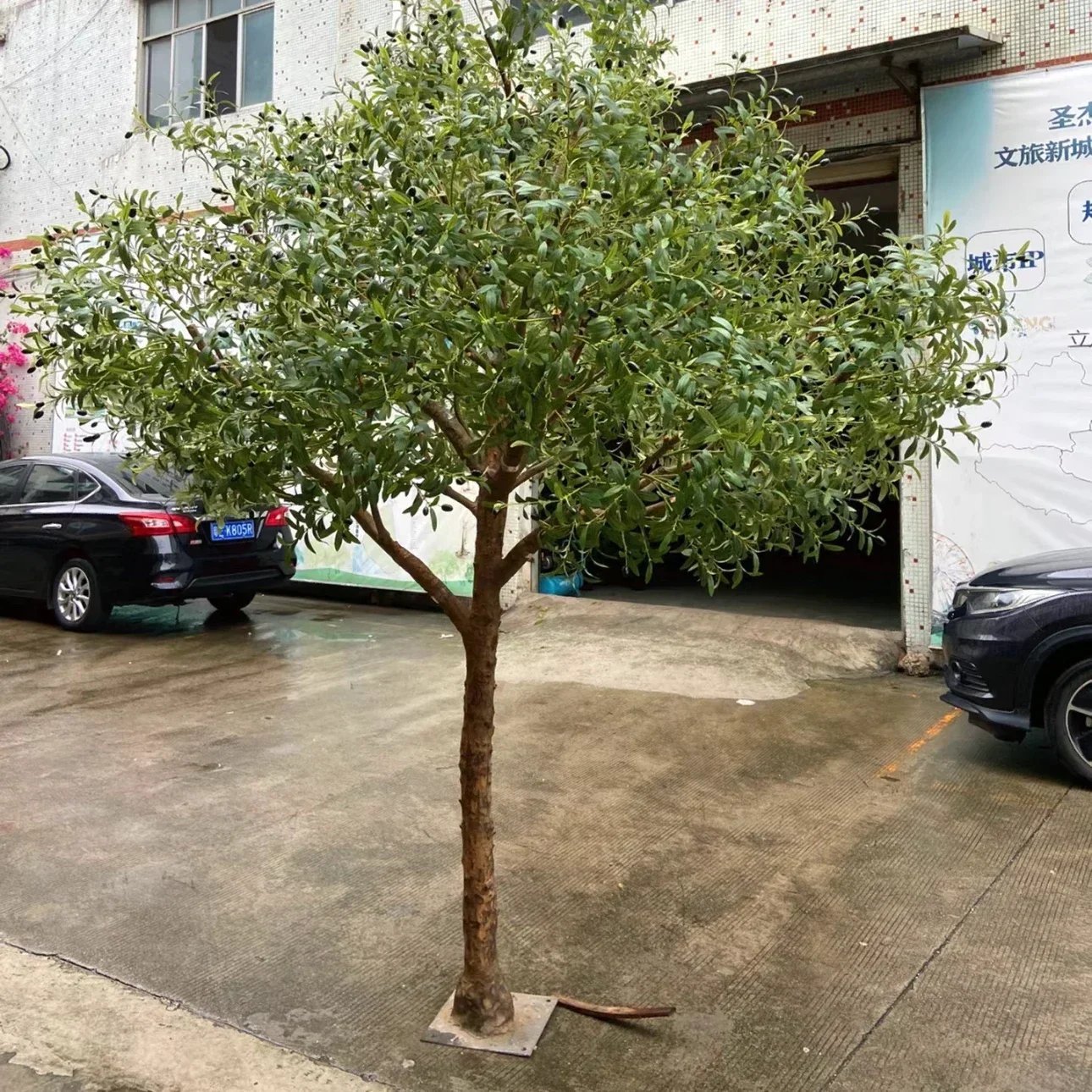 

YH1 Simulation Olive Tree Large Green Plant Decorative Interior Modeling Fake Trees Nordic Style Club Floor Ornaments