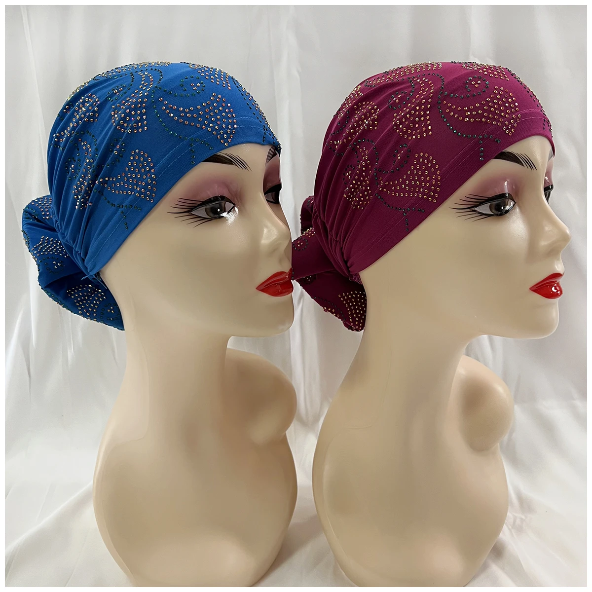 6/12 pezzi ordine all\'ingrosso moda musulmana femminile turbante cappello velluto caldo strass solido indiano Beanie capelli berretto per le donne