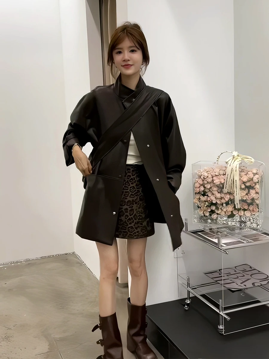 スリム効果のあるヴィンテージ風マットなミドル丈ボタンアップレザージャケット、レディースファッショナブルなアウタートップ、PUレザー