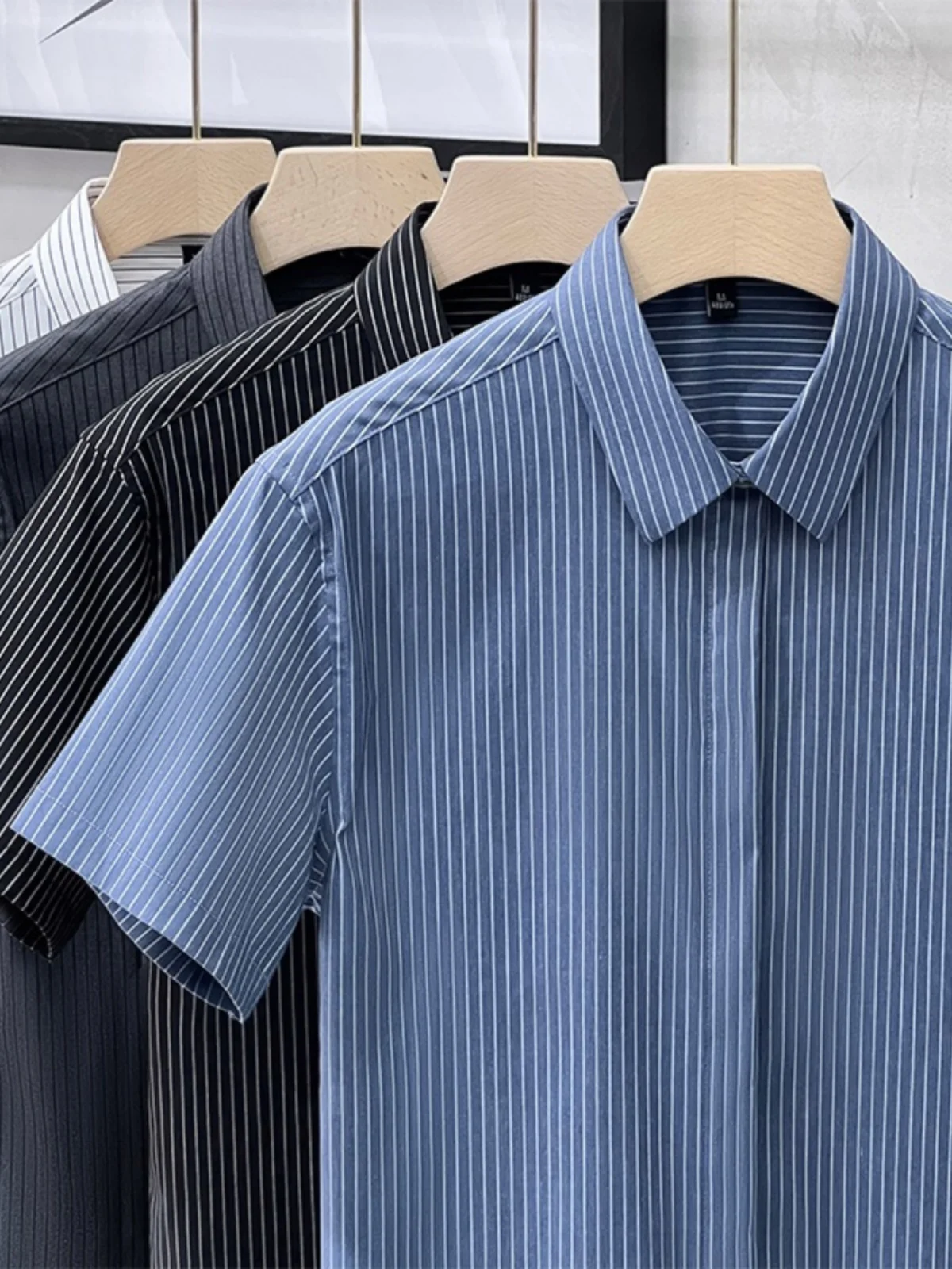 

Summer Stripe irt Men's ort Sve Busin Casual Slim Fit Korean Sle k Button Trendy Color Woven Youth Summer irt