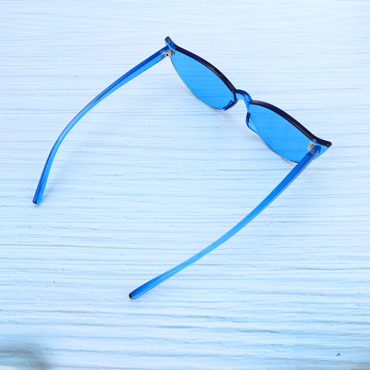

1 Pcs Fashion Cat Eye Sunglasses High Quality Eyewear Stylish Glasses for Outdoor Activities Women