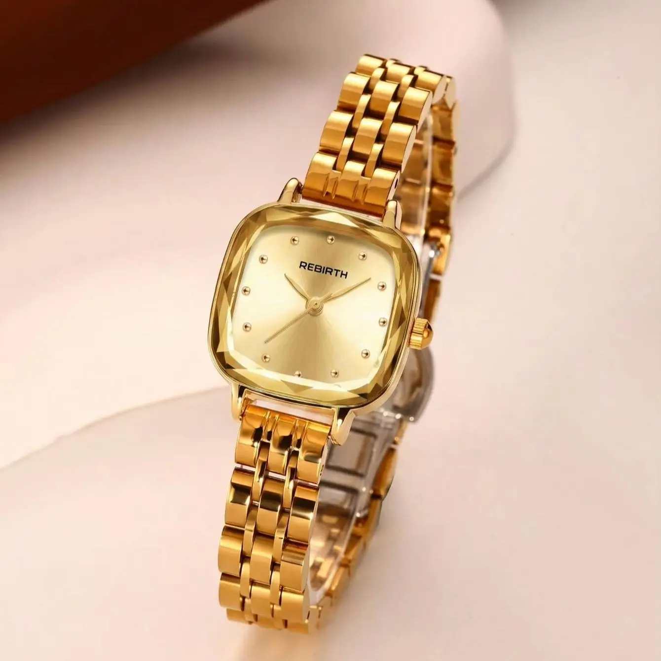 Retro Square Small Dial Simple and Elegant Stainless Steel Strap Quartz Movement Watch