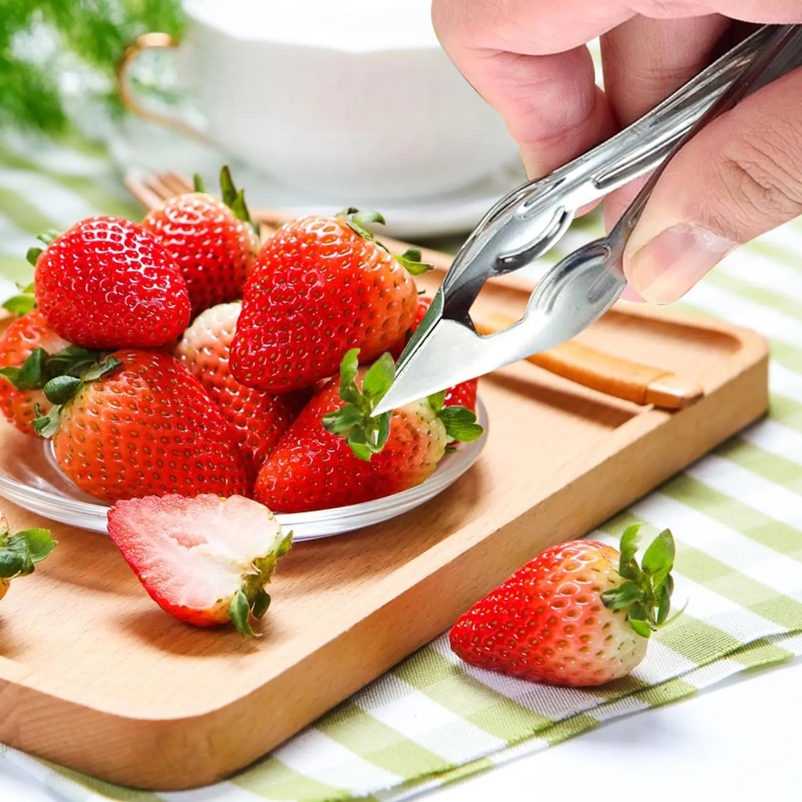 Stainless Steel Strawberry Huller Fruit Peeler Pineapple Corer Resistant DeformationKitchen Gadgets Pineapple Remove Seed Clip
