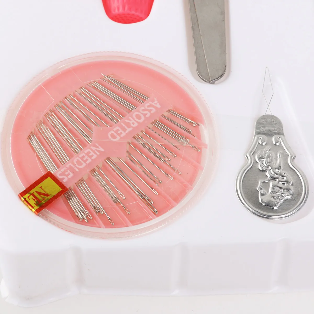 

Sewing Tools Kit for Domestic Sewing Machine Needlework Box Set with 32 Thread Spools 32 Metal Bobbins 30 Needles