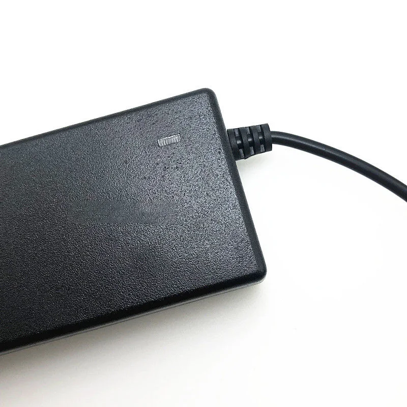 19V 3,95 A 75W 5.5*2,5mm laptop power adapter Für Toshiba L600 L800 L700 M806 ladegerät