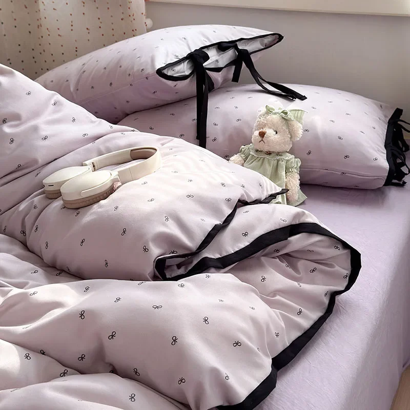 Ins Simple Style Contrast Bedding Sets Double-Color Printing Strap Decoration Bedclothes Single Queen Size Textile Supplies