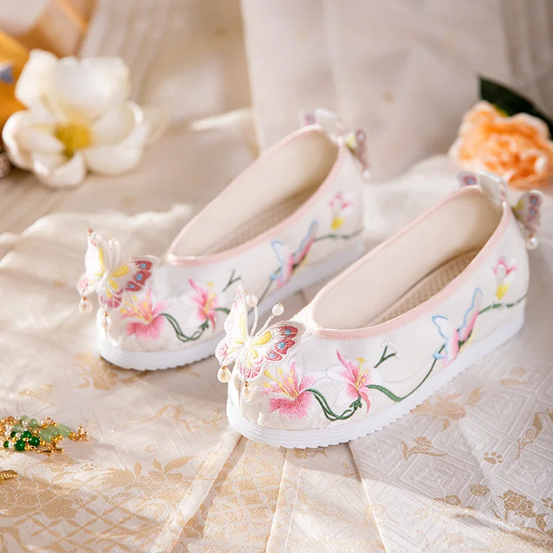 

CY237 2024 Autumn New Pearl Tilt Head Chinese Inner Height Embroidery Butterfly Princess Women's Ancient Style Hanfu Shoes