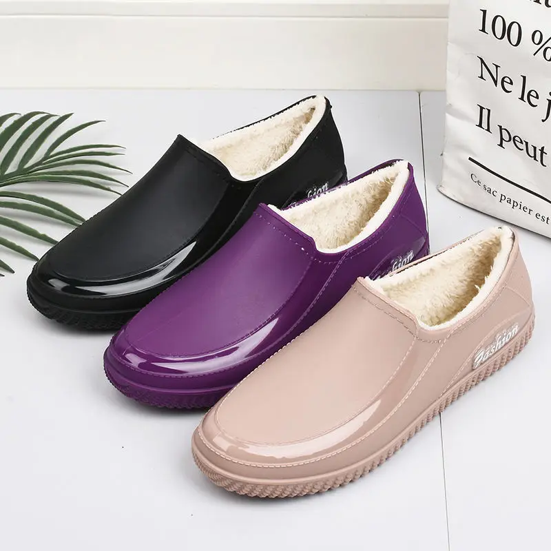 

Winter Low Top Rain Shoes Women's Restaurant Work Galoshes Waterproof Chef Flats Ladies Short Plush Rainshoes Fur Lined Loafer