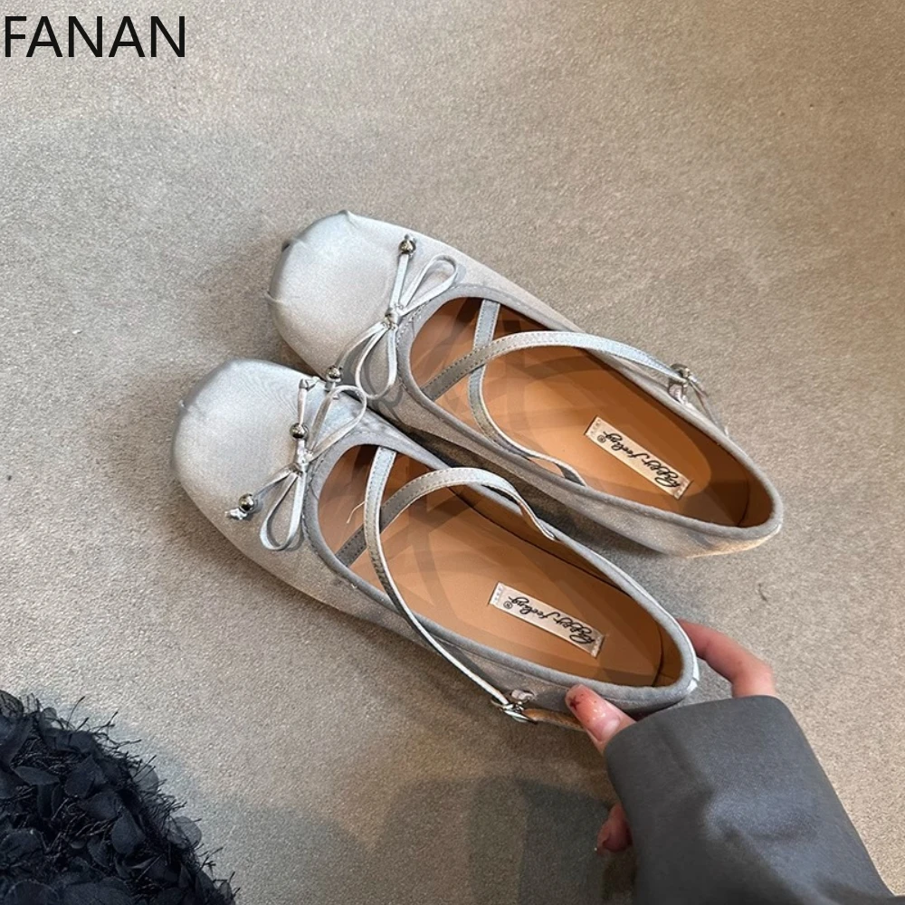 

Новые балетки Мэри Джейн с бантом, атласные черные туфли на плоской подошве, модные повседневные удобные туфли на одинарной платформе для женщин, туфли-лодочки на низком каблуке