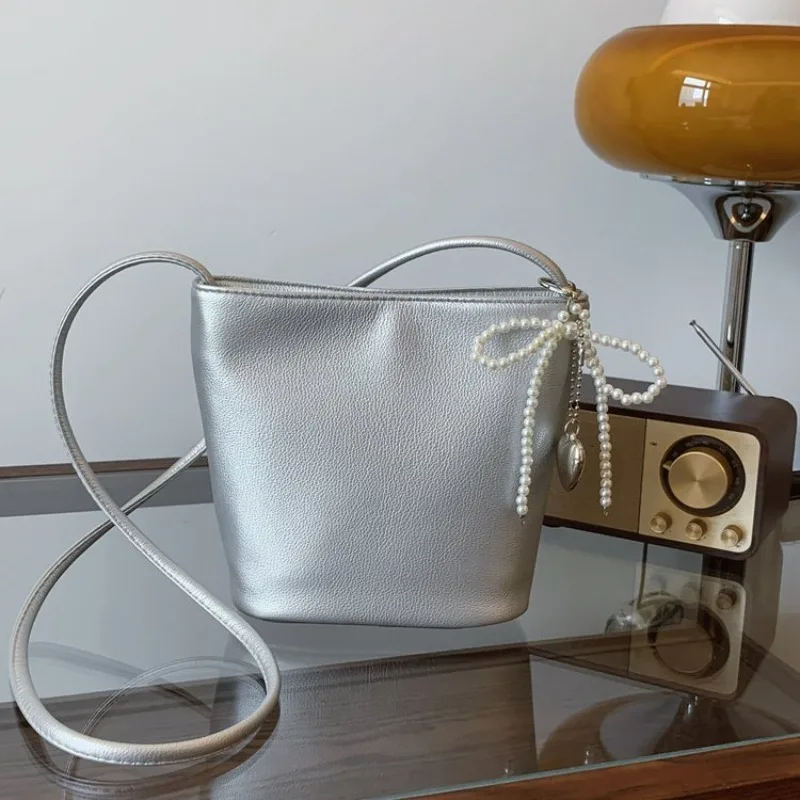 Fashionable Leather Ladies Shoulder Bag Classic Designer Paris Casual Simple Vintage Trendy Design For Daily Life Diaper Bag