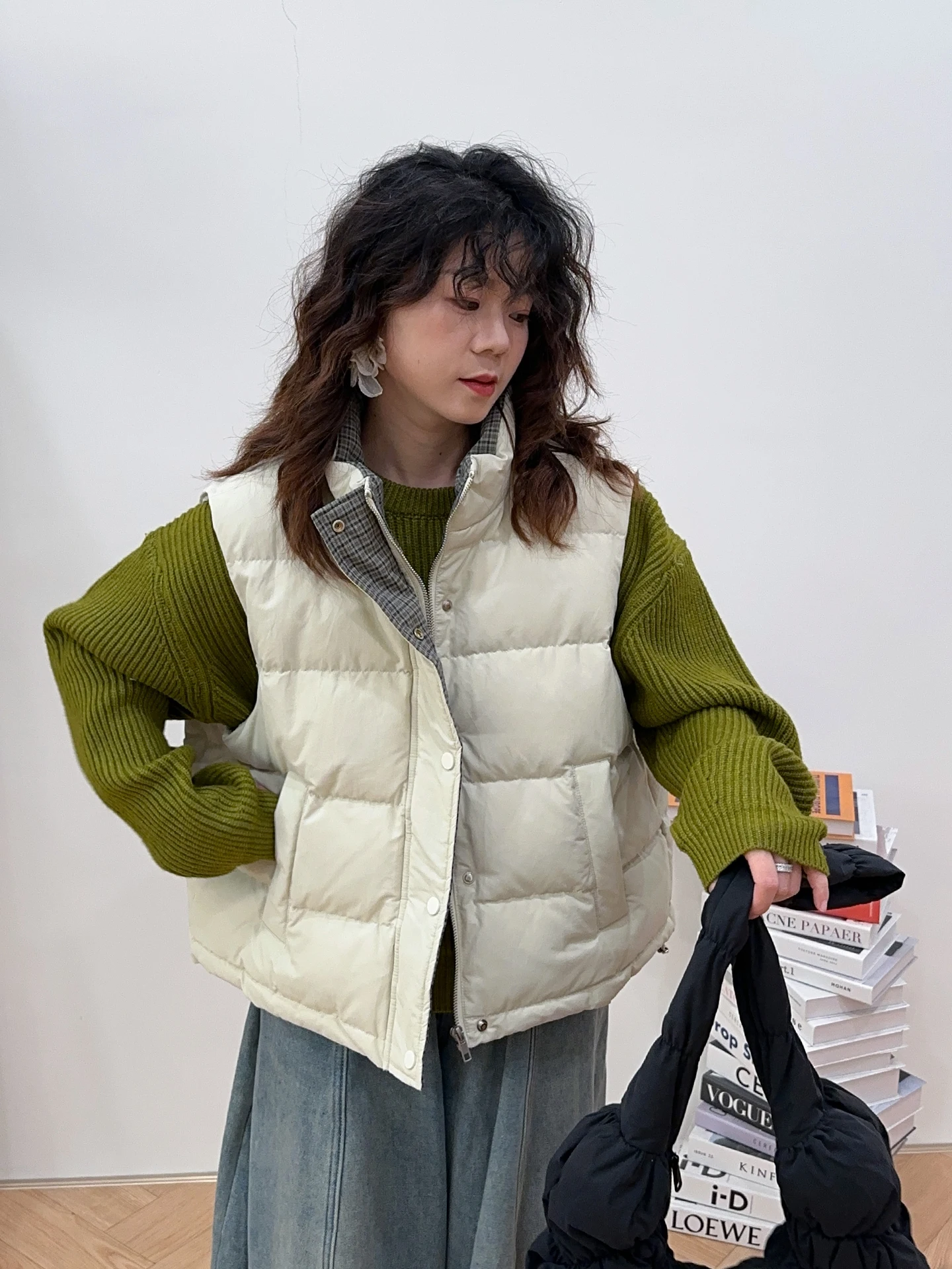 

Korean Sle Plaid Lined Du down Vest Stand Collar Single Button Closure Daily Wear Versatile Water Bottle Scorpion Design