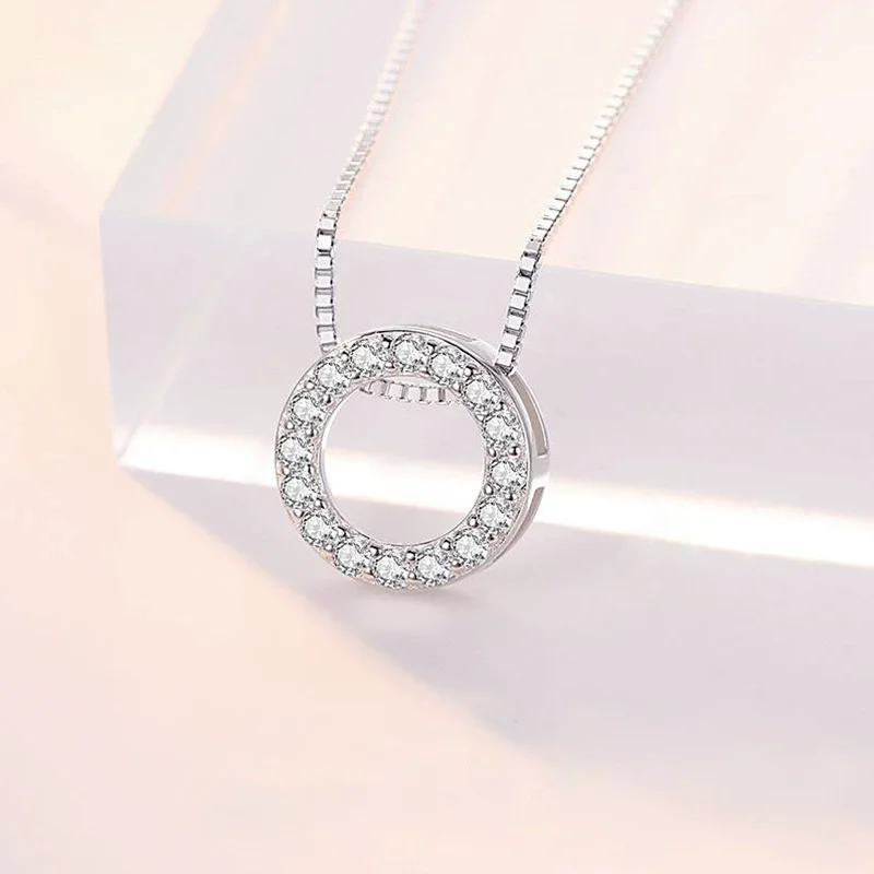 925 Sterling Silber Runde Zirkon-Anhänger-Halsketten für Damen, modischer edler Schmuck, halb mit Strasssteinen besetzte glänzende Kreis-Schlüsselbeinkette – Detail 20
