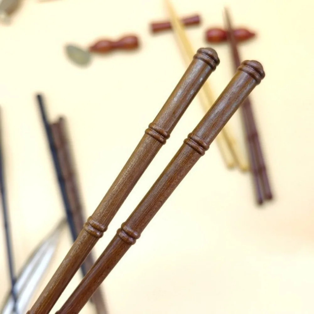 1 Pair High-end Retro Wooden Chopsticks Solid Color Japanese Style Sushi Chopsticks Handmade Bamboo Shape Pointed Chopsticks