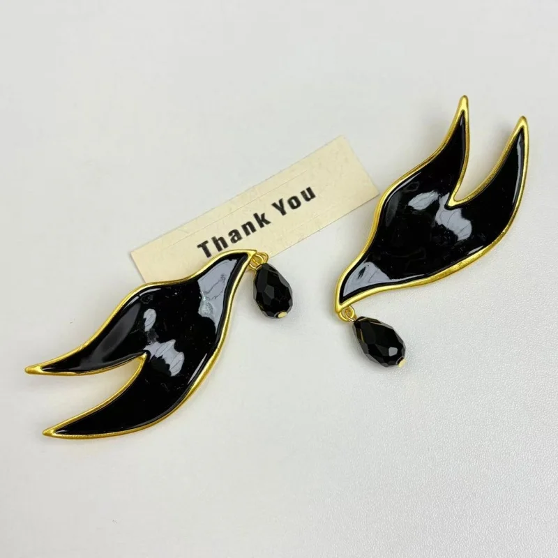 Exaggerated European Metal Earrings for Women with Unique Flame Design Waterdrop Pendants Vintage Enamel Luxury Daily Match Acce