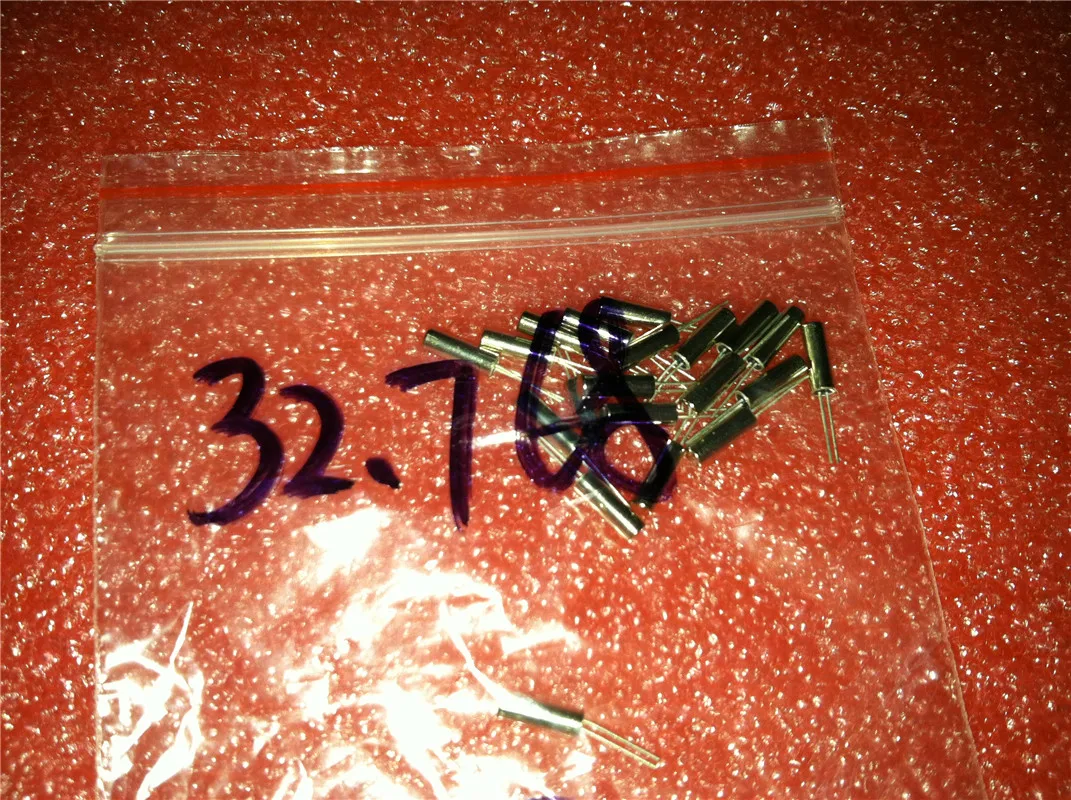 50 buah/lot kristal kuarsa 3*8mm 32.768 KHz 32768 kristal pasif HENGXING