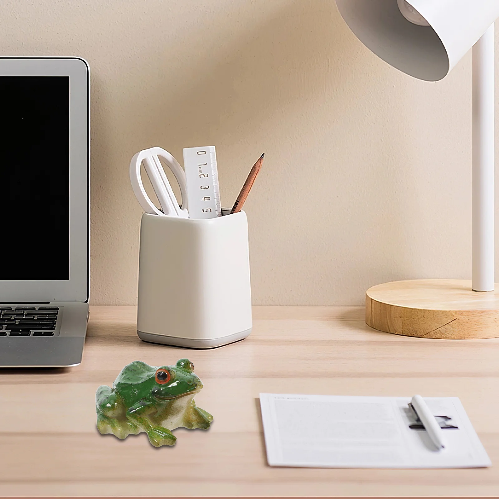 

2Pcs Micro Landscaping Frogs Resin Decor Miniature Lightweight Indoor Outdoor Frogs Statues 2.5x2.1x1.5inch Garden Desk