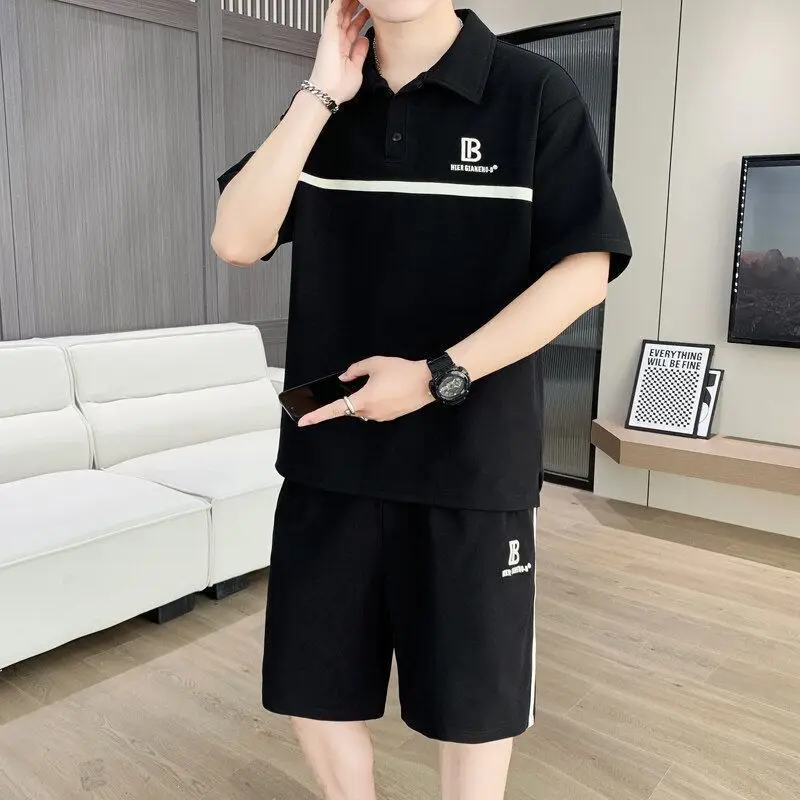 

Новая коллекция: Модный мужской летний комплект 2026 – поло и легкий повседневный костюм в спортивном стиле