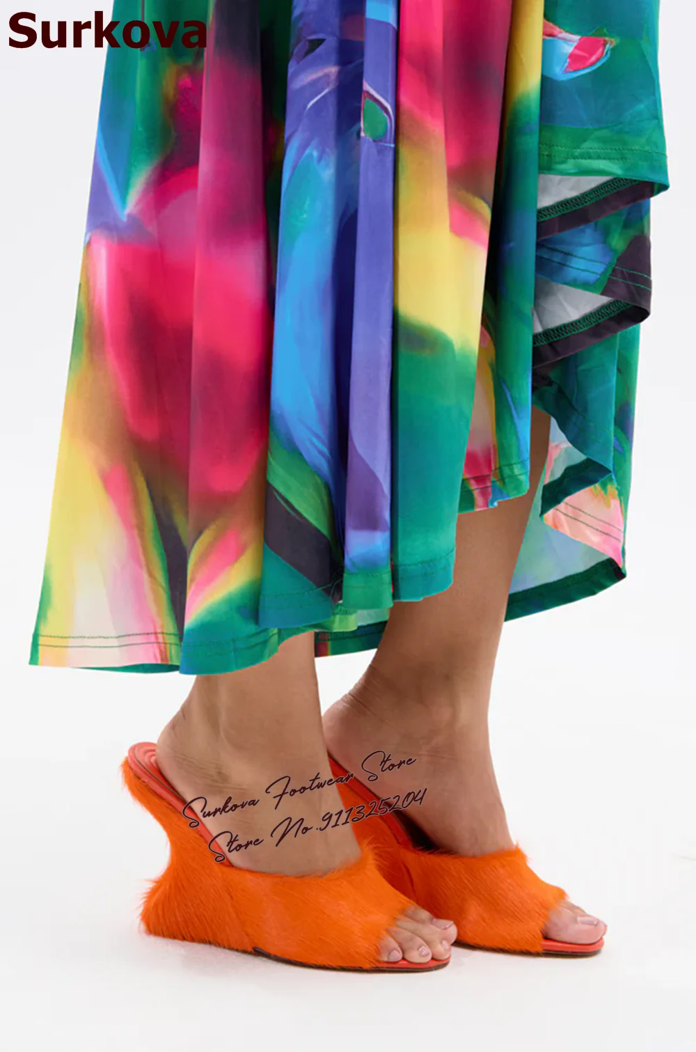 

Surkova оранжевые меховые сабо на танкетке, милые пушистые плюшевые современные тапочки без шнуровки, сандалии на каблуке без шнуровки, модельные туфли