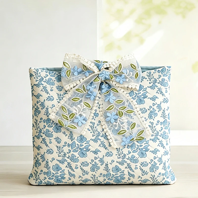 New Butterfly Knot Cosmetic Bag Country Style Women's Handbag Fresh Lace Large Capacity Storage Bag Quilted Fabric Clutch