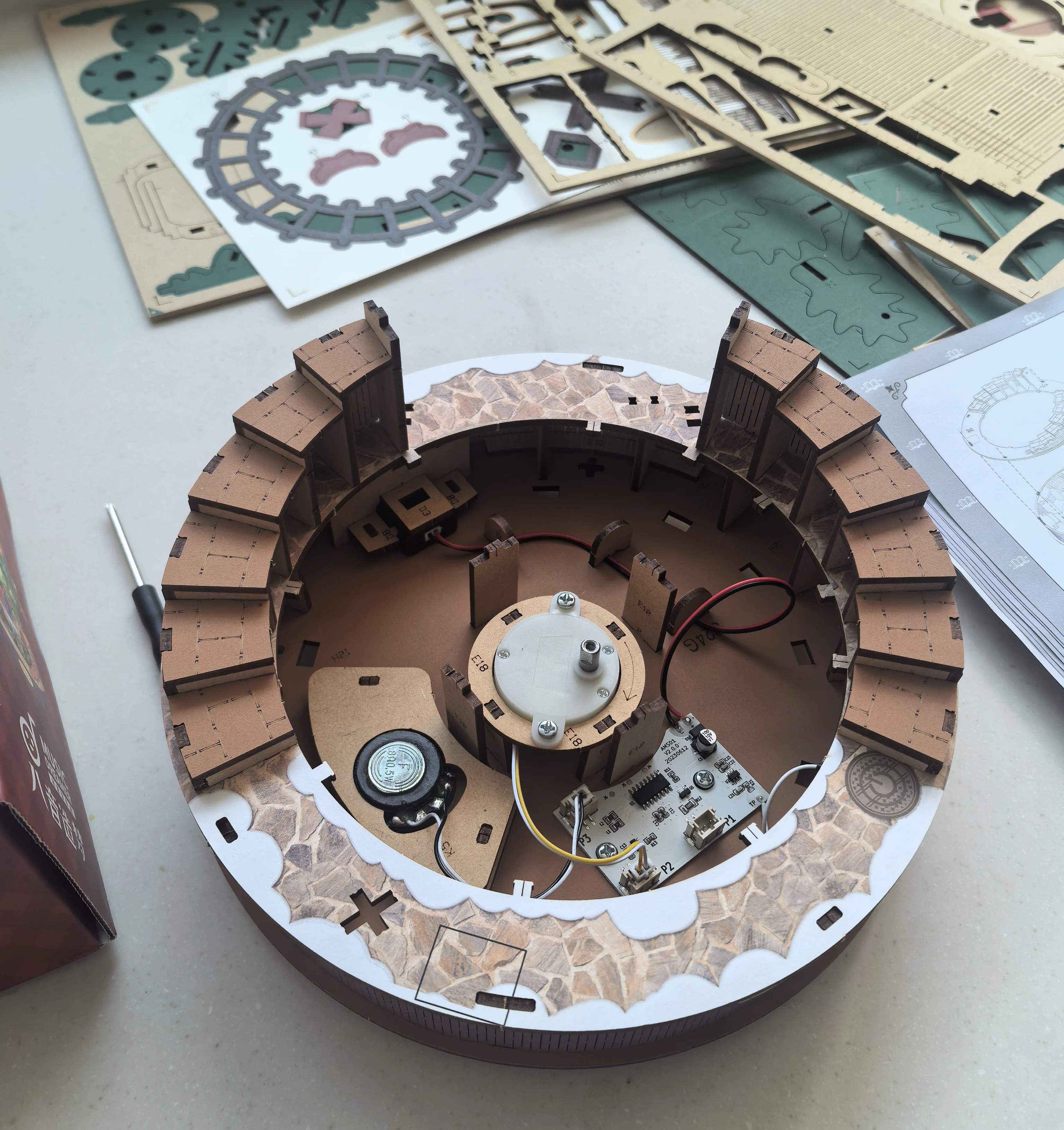 Robotime ثلاثية الأبعاد الألغاز الخشبية صندوق تشغيل الموسيقى شجرة ميلودي عيد الميلاد نماذج خشبية مجموعات للبالغين لبناء أفضل هدايا عيد الميلاد عيد الميلاد