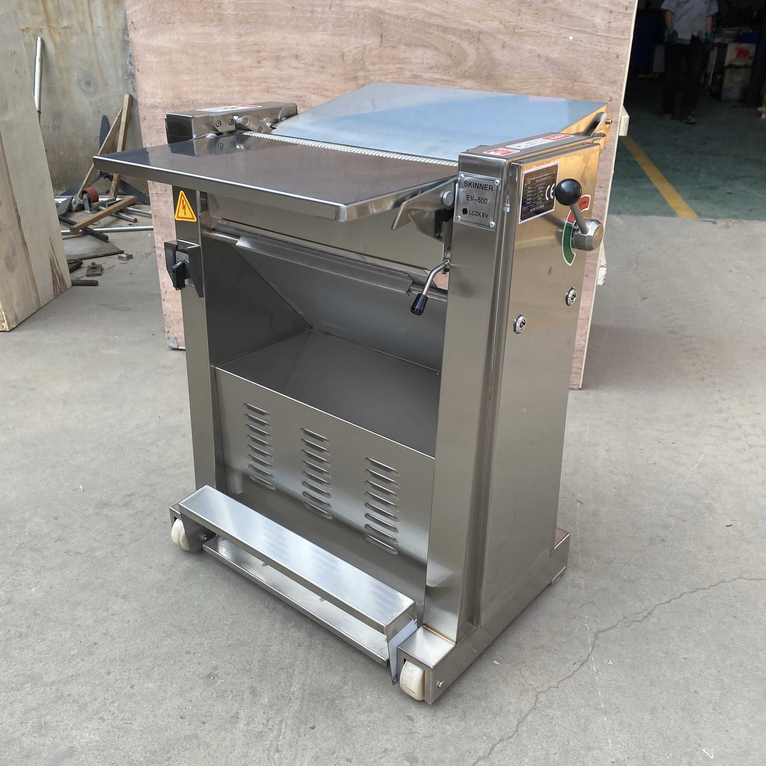 110V 220V อัตโนมัติหมู Skinning เครื่อง 0.5-6 มม.ความหนาปรับหมู Peeling Machine Commercial