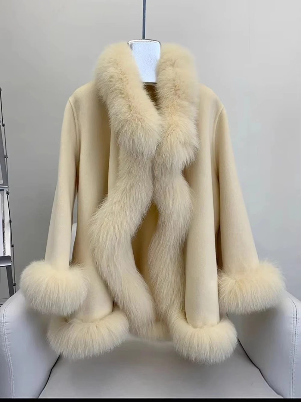 Real Fox Fur Collar Cloak Coat White Wool Coat Women Natural Fox Fur Jacket 2024 Warm Oversize Elegant Real Fur Coat