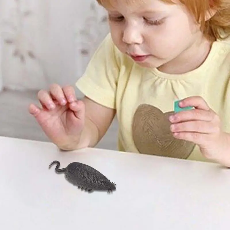 Moving Cockroach Toy Realistic Vibration Electric Crawl Toy Battery Powered Spider Vibrating Mouse for Cats and Kids