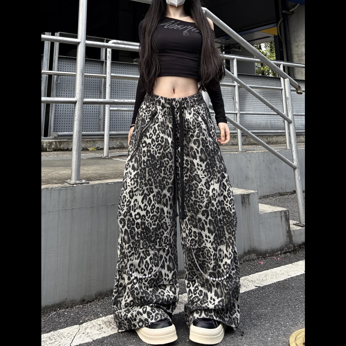 Womens Leopard Print Cargo Pants Wide Leg Chain Detail Trousers for Hip Hop Jazz Dance Practice and Casual Streetwear Looks