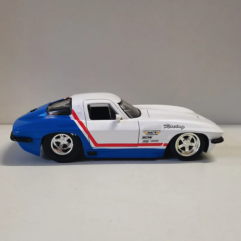 جادا 1:24 مقياس سبيكة 1963 كورفيت ستينغراي العضلات دييكاست لعبة صغيرة سيارة محاكاة النموذج الكلاسيكي المقتنيات عرض تذكارية #3