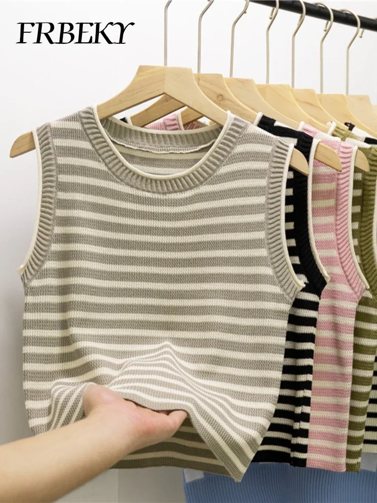 Fashion Striped Knit Sleeveless Women\'s Vest Short Inner Sweater Vest Sleeveless Knitted T-Shirts Crop Tops Korean Pullover