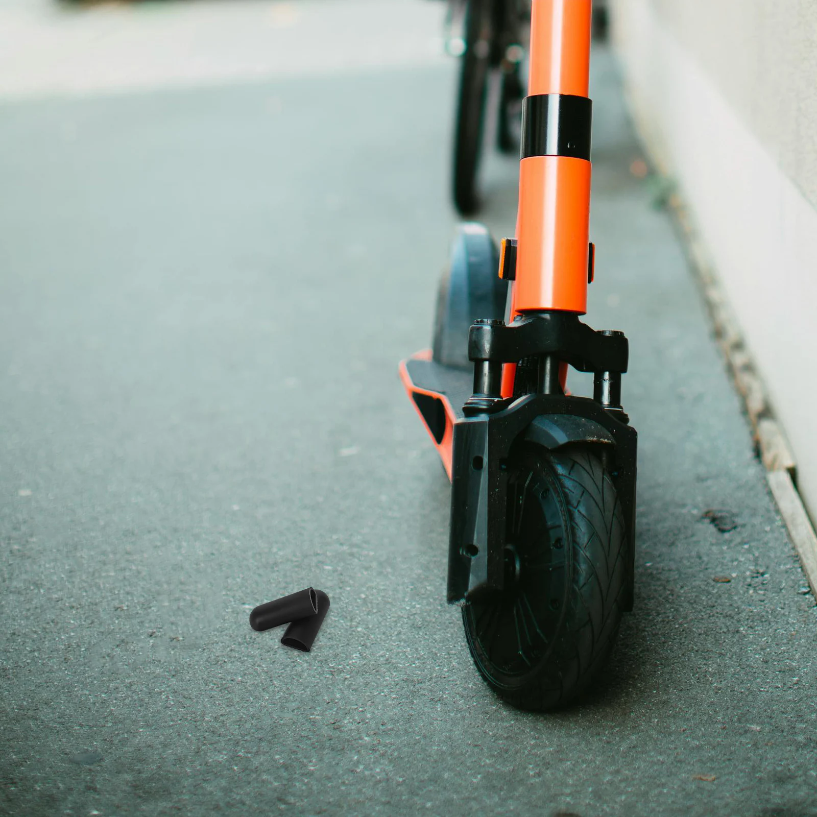 2 ชิ้นไฟฟ้าสกู๊ตเตอร์ Kickstand ฝาครอบ Antislip ซิลิโคนน้ําหนักเบารถจักรยานยนต์ Pad อุปกรณ์จักรยาน