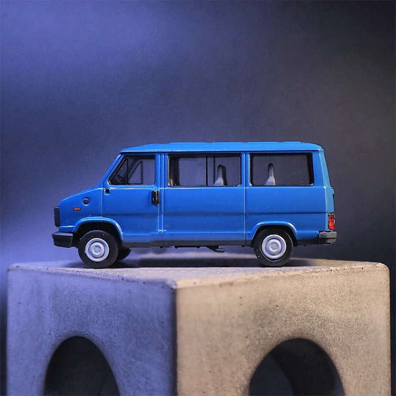 J5 버스 1982 시뮬레이션 플라스틱 자동차 모델, 정적 디스플레이, 수집용 장난감 선물, 기념품 장식, 1/87 체중계