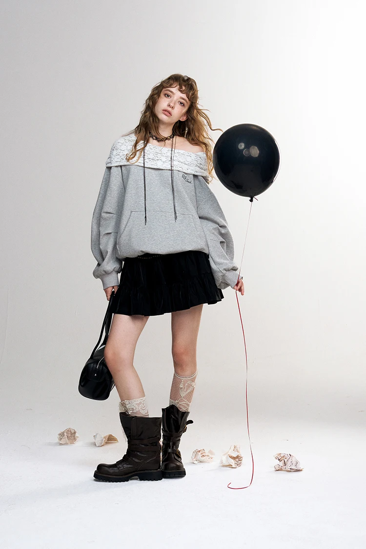 ELFSACK Women's Casual Off Shoulder Sweatshirt with Patterned Collar, Loose Long Sleeve Pullover for Everyday, Chic Gray Top