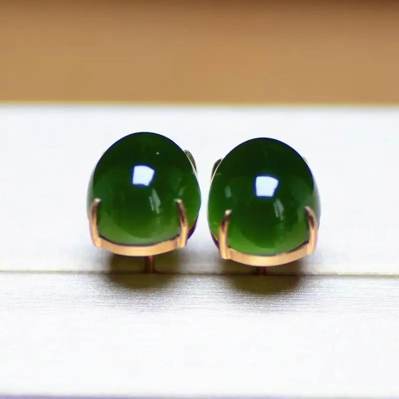 

Classic hot sale natural jasper stud earrings women's natural spinach green earrings earrings exquisite gifts