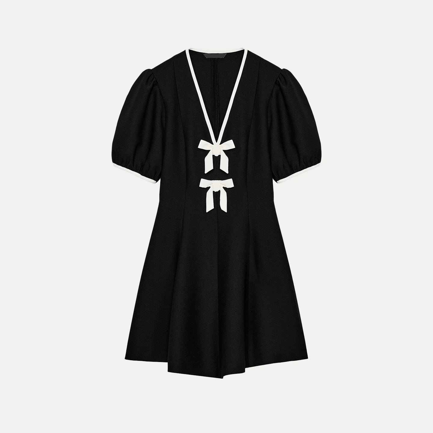 ファッショナブルなミニドレス Z レディース服 2025 新スタイル カラーブロック バタフライノットデザイン 半袖 Vネック デイリーウェア