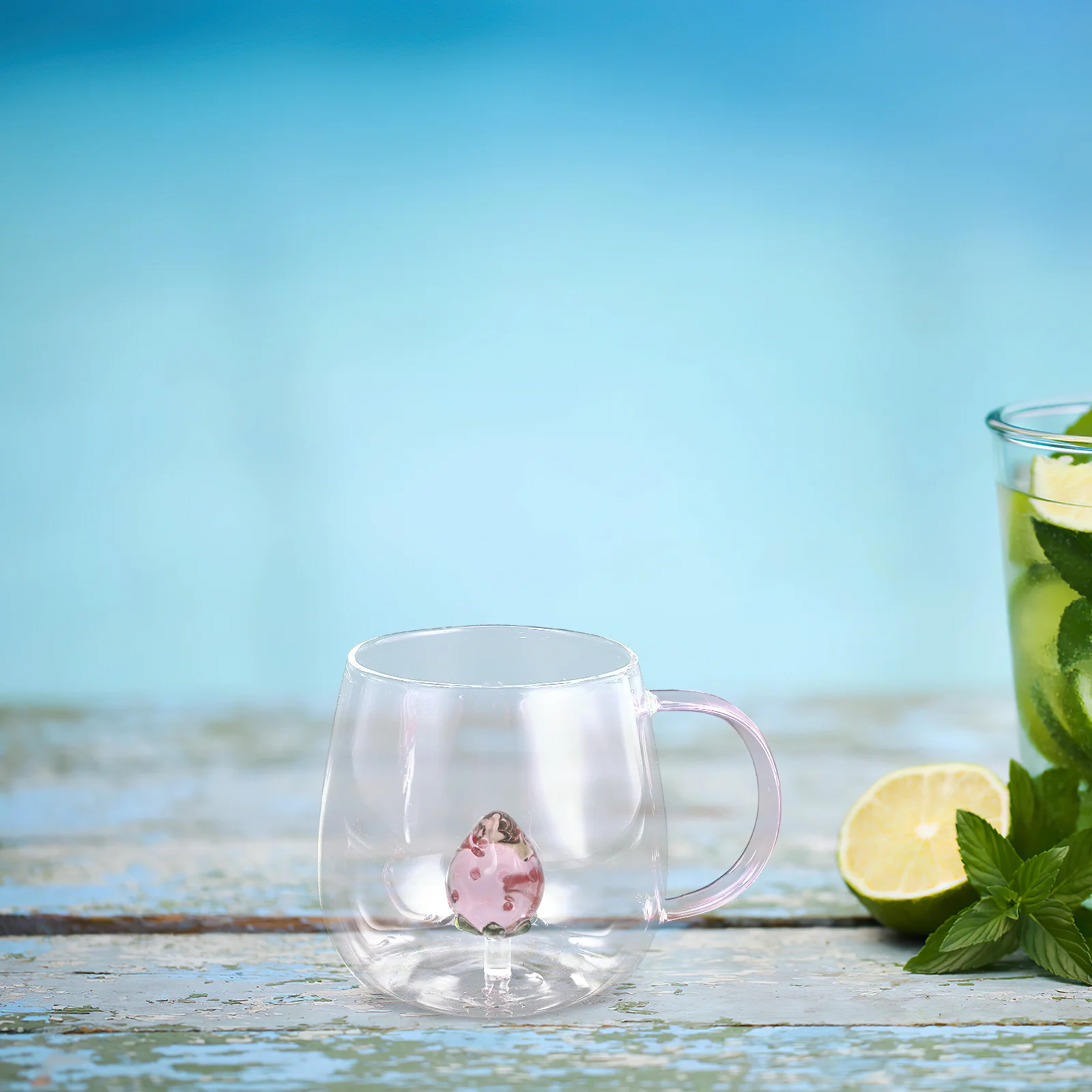 

Clear Glass Cup Mug Large Capacity Strawberry Design Coffee Tea Glassware for Cafe Office Home Daily Use