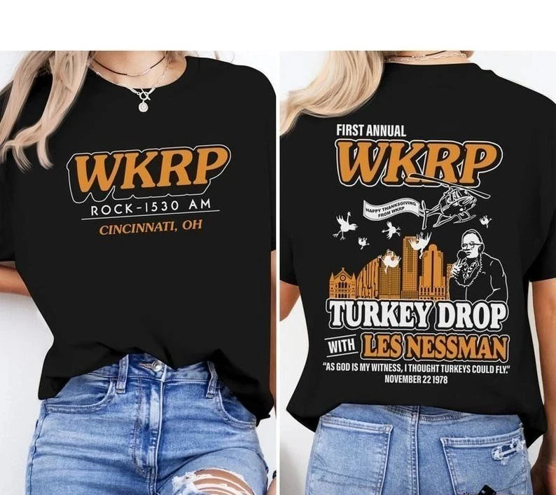تي شيرت Wkrp Turkey السنوي الأول تي شيرت Wkrp لعيد الشكر Wkrp في سينسيناتي الفاخرة الراقية هي للرجال والنساء أفضل Y2k