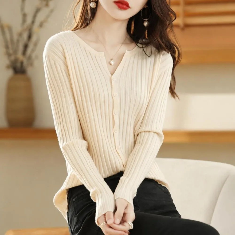 Casual Solid Color Knit Cardigan V-Neck Slim-Fit Design Women Cardigan Long-Sleeved Knit Jacket