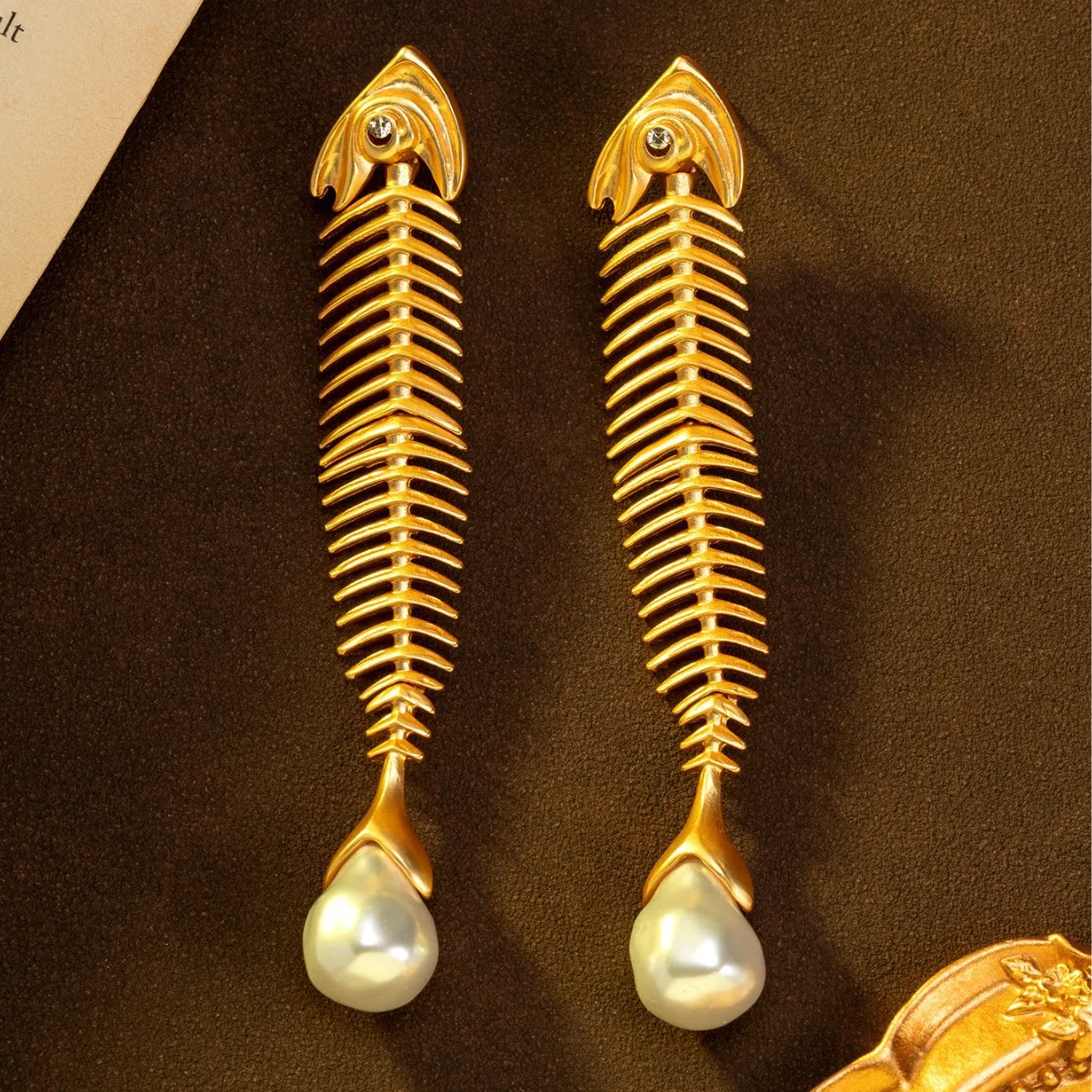 Vintage Gold Fishbone Pearl Stud Earrings