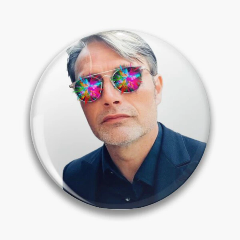 Mads Mikkelsen 한니발 재미있는 밈 대포 먹기, 무례 단추 핀 한니발 공포 영화 브로치 배지 가방 장식 팬 수집 58mm