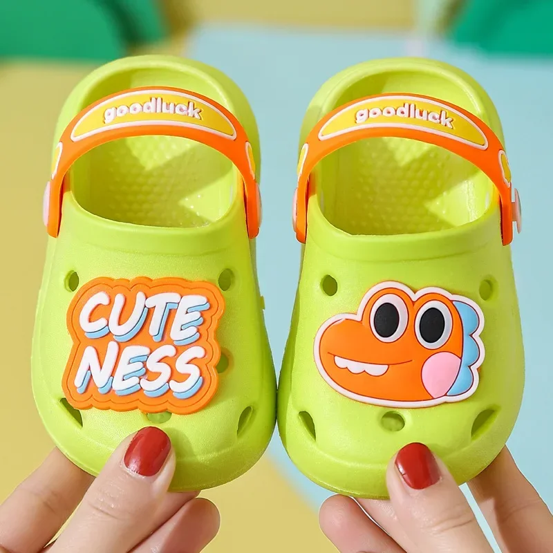 Scarpe da giardino per bambini Simpatici sandali da spiaggia in EVA Cartoon Neonati Ragazze Ragazzi Pantofole estive Morbide pantofole da esterno