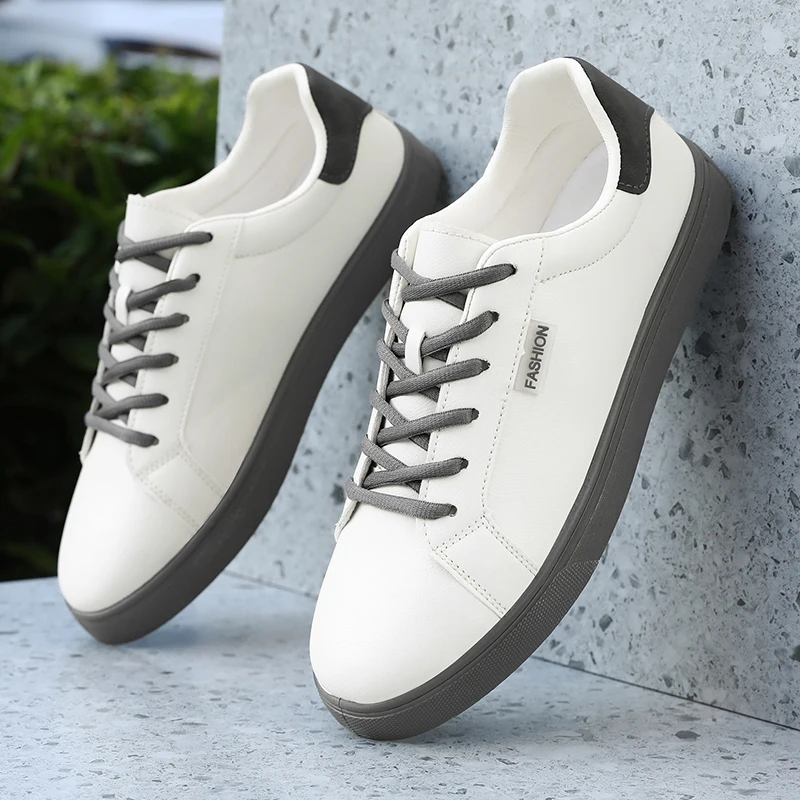 Men Flat Comfortable Leather Casual Vulcanized Shoes Skateboarding Shoes Trendy Classic Breathable Cheap Sneakers Man Plus Size